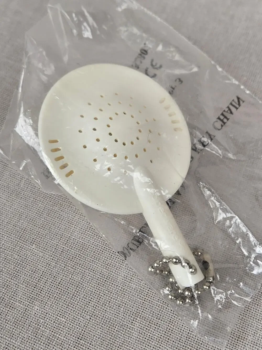 NWT Tupperware Double Colander Keychain